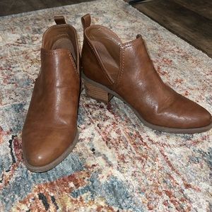 American Eagle Tan Leather Booties size 8